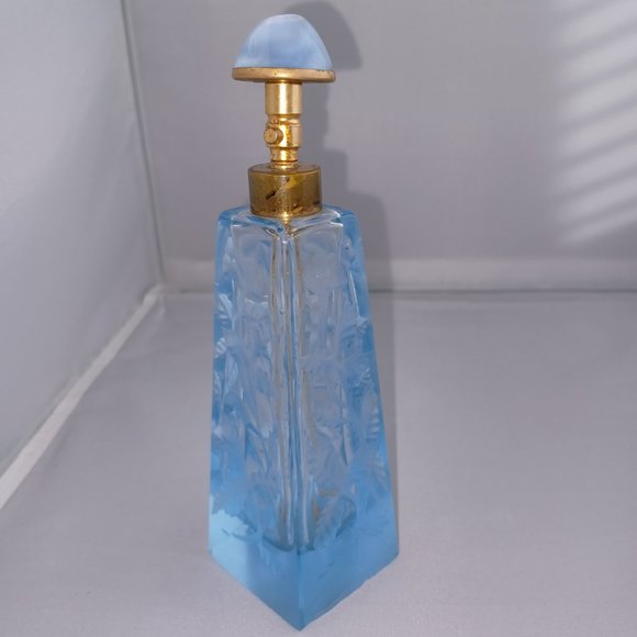 Antique Blue Floral Etched Perfume Spritzer Bottle - Pyramid-like -cat-eye - Picture 4 of 13